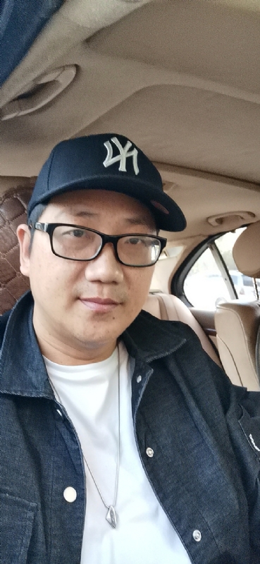 拥抱幸福的第一张照片--罗源相亲网
